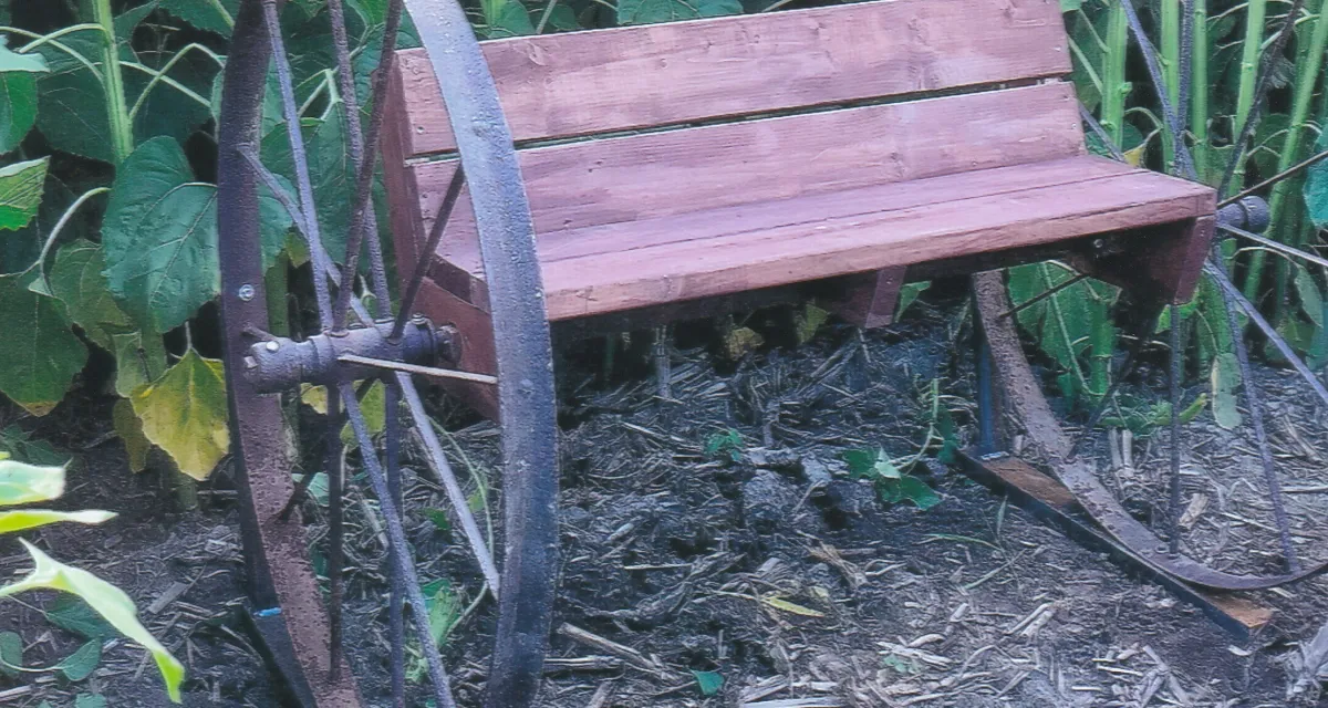 Custom stationary bench with wheels