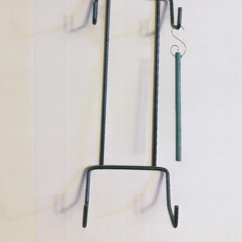 Custom metal plate hanger